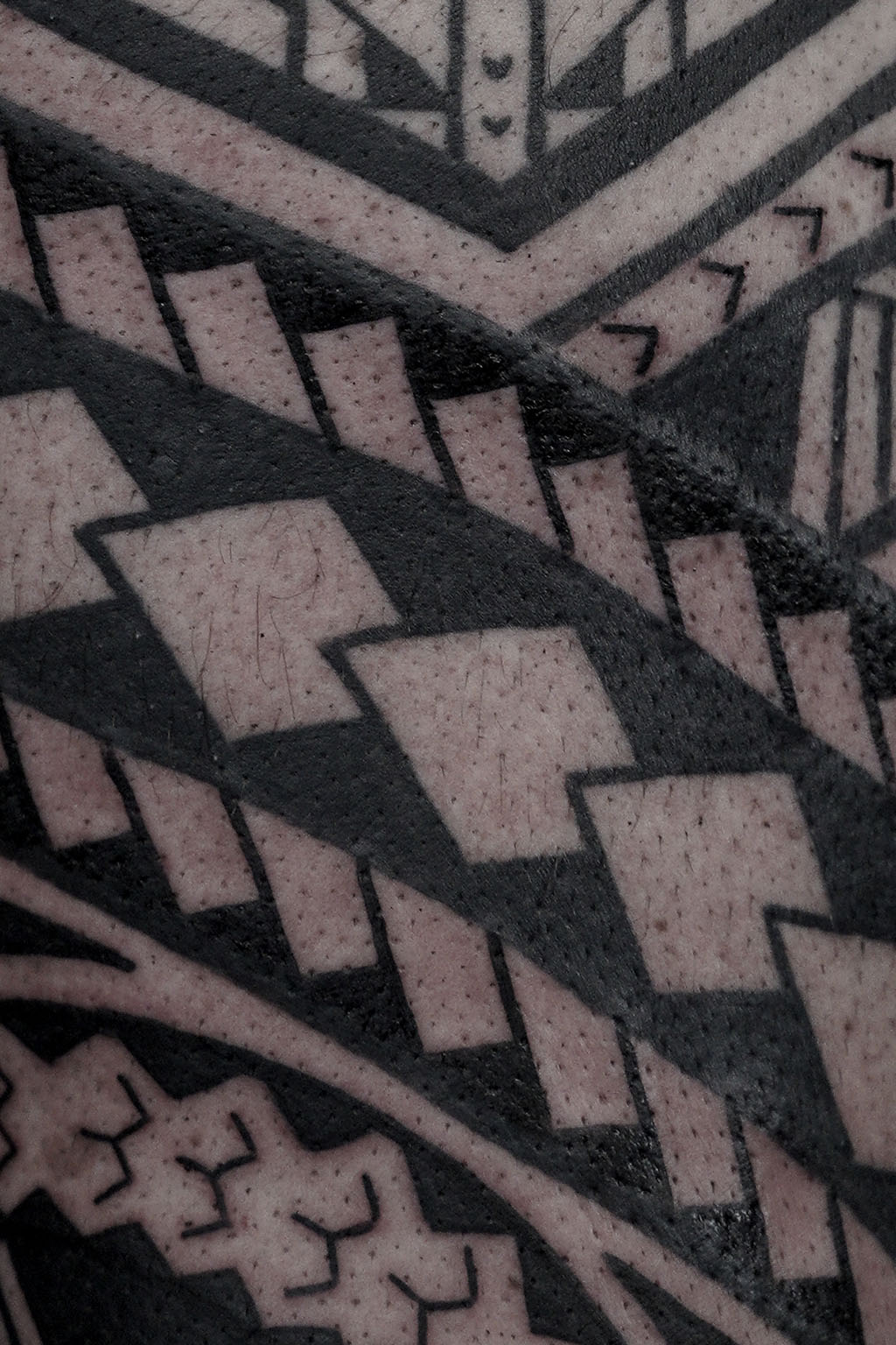 Polynesisch geïnspireerd tattoo · Bunker Tattoo Breda